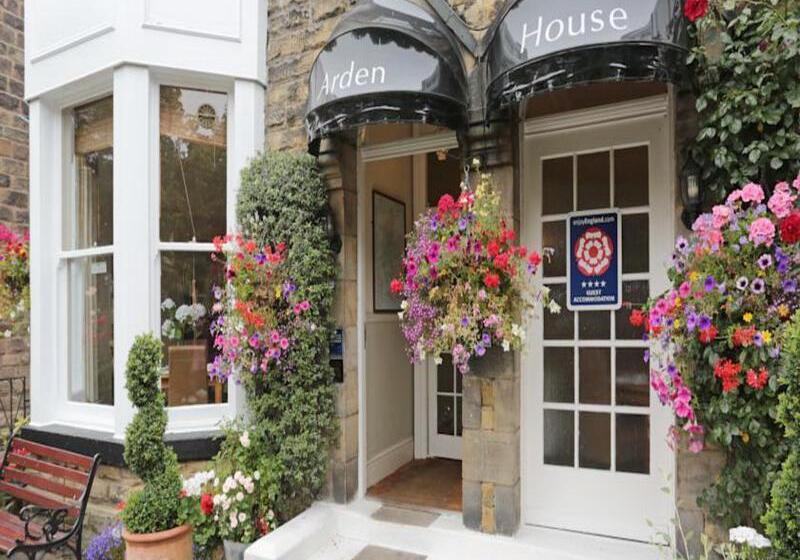 هتل Arden House