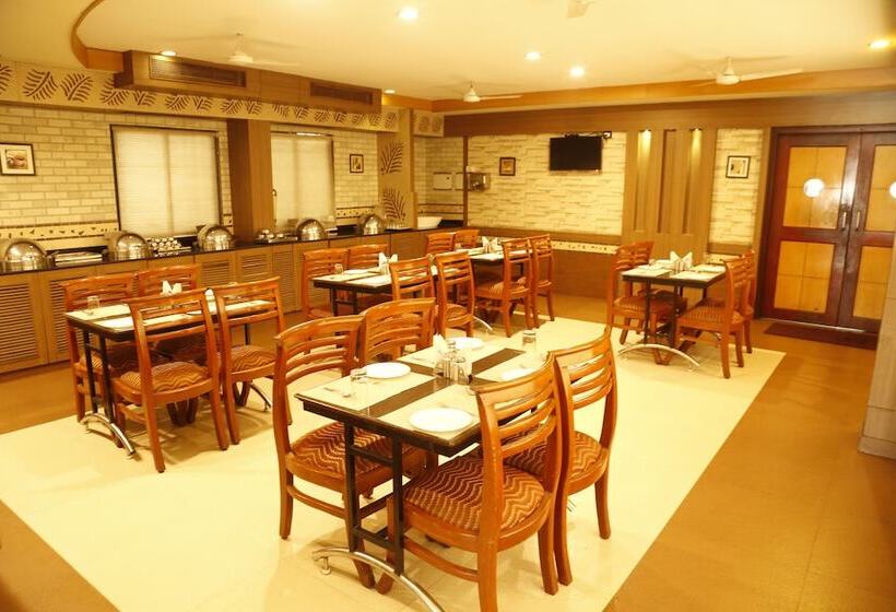 هتل Capital O Grand Plaza