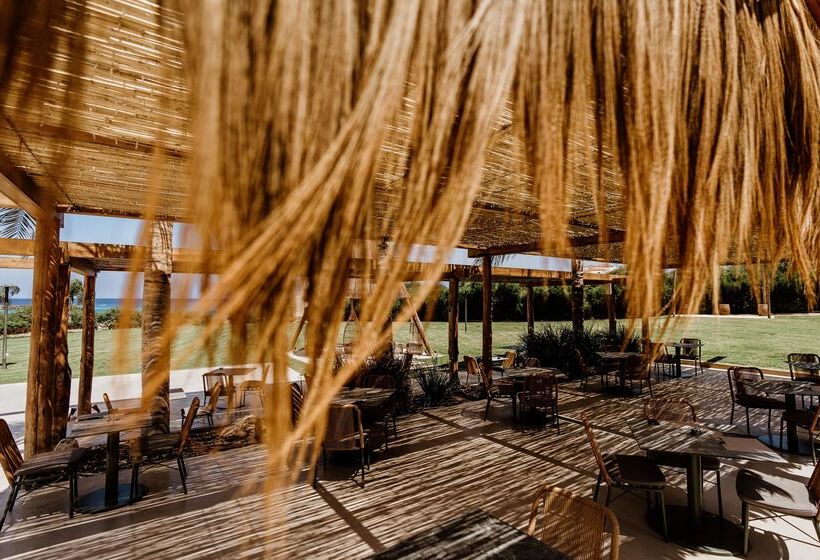 هتل Cavo Zoe Seaside