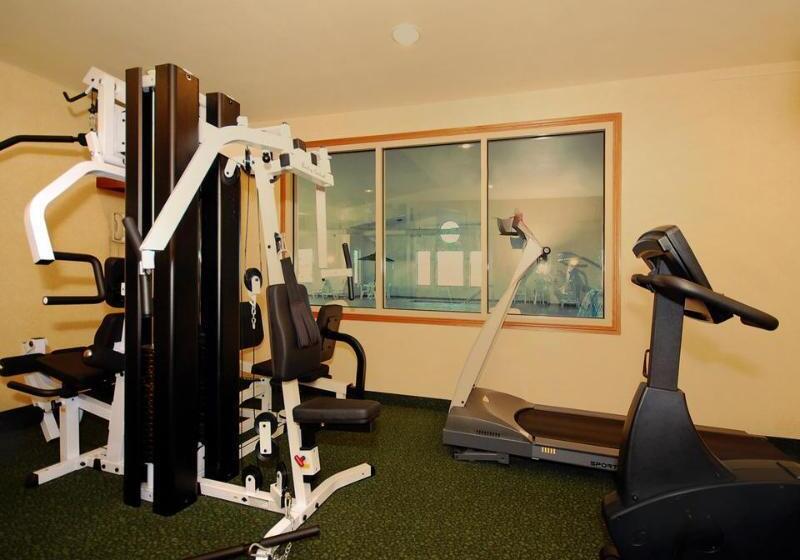 酒店 Comfort Suites At Par 4 Resort