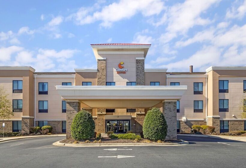 ホテル Comfort Suites Whitsett   Greensboro East