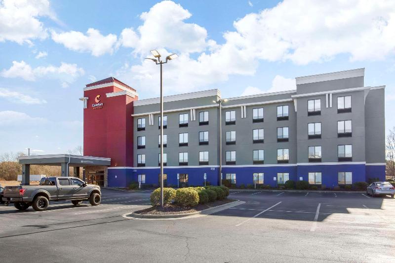 هتل Comfort Suites Wilson  I  95