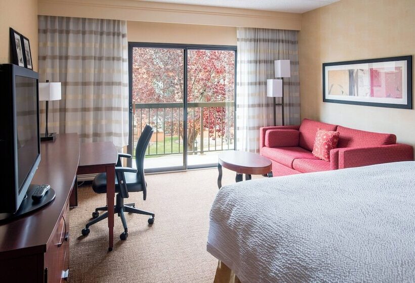 هتل Courtyard By Marriott Chicago Waukegan/gurnee