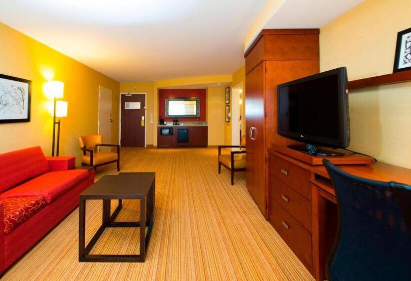 هتل Courtyard Warner Robins