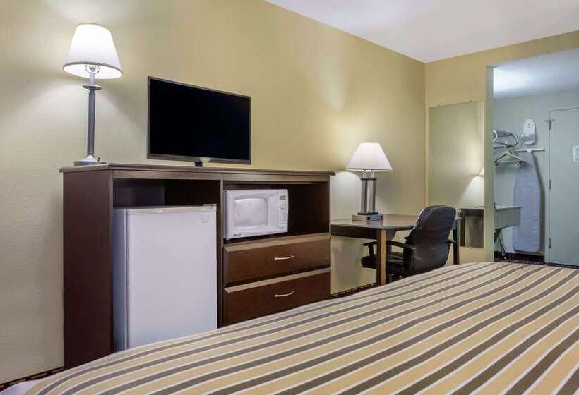 هتل Econo Lodge Inn & Suites Triadelphia  Wheeling