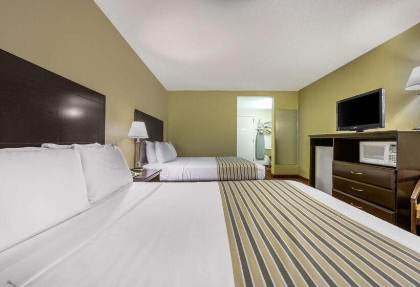 هتل Econo Lodge Inn & Suites Triadelphia  Wheeling