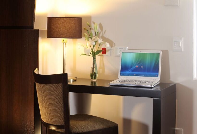 Fotos del hotel Europlaza Hotel & Suites:  12