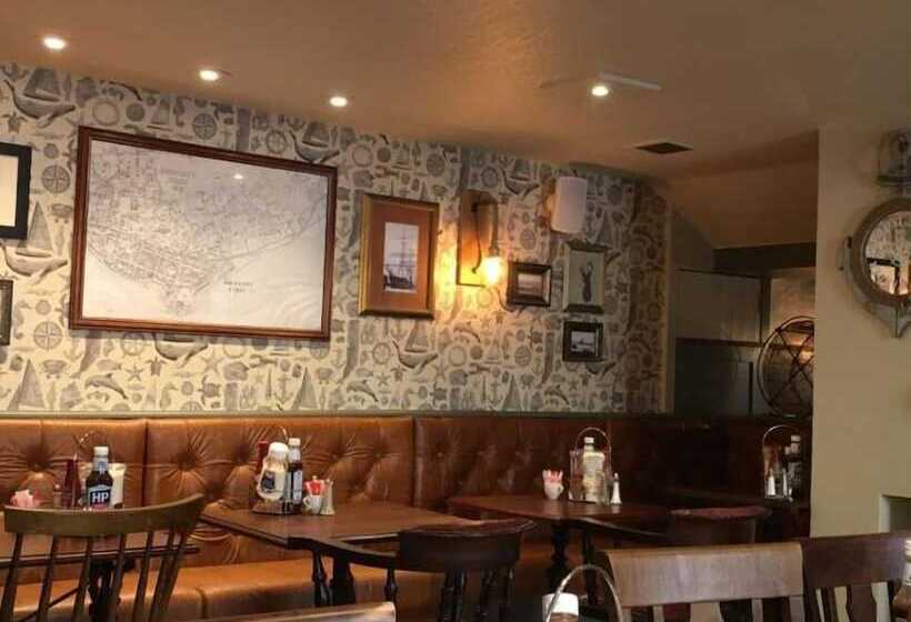 فندق Fishermans Tavern