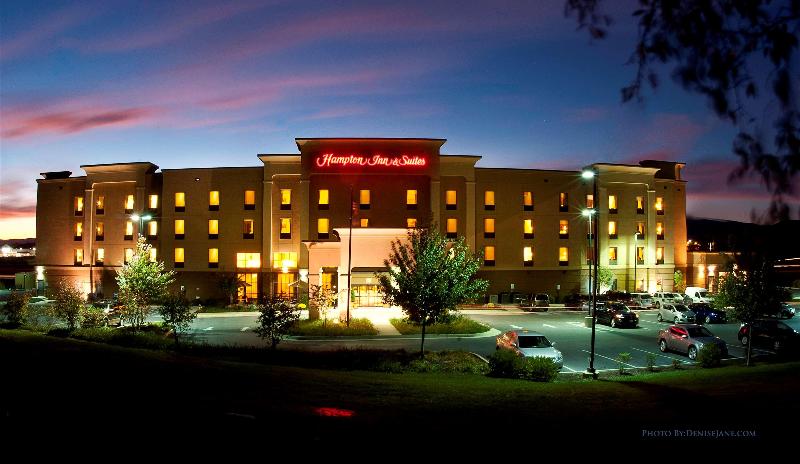בית מלון כפרי Hampton Inn & Suites Woodstock, Va