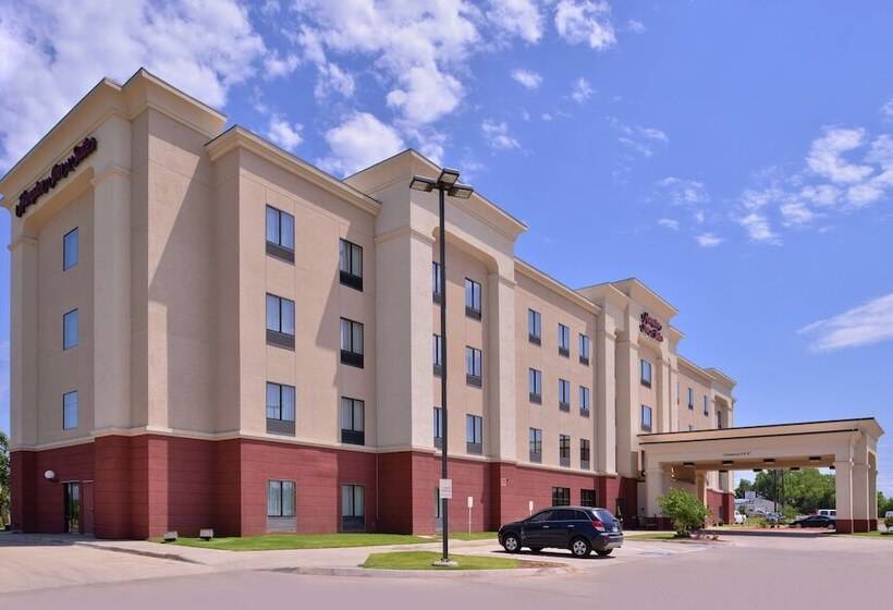 هتل Hampton Inn & Suites Woodward