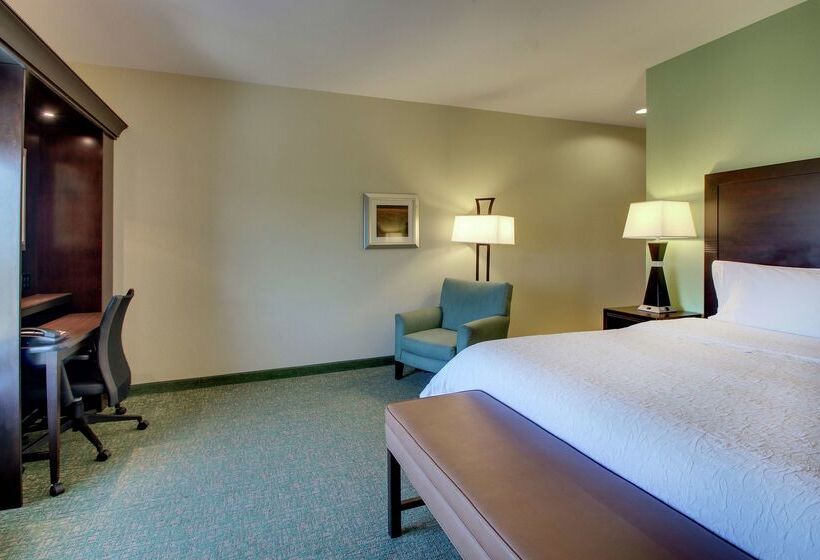 هتل Hampton Inn Vernon