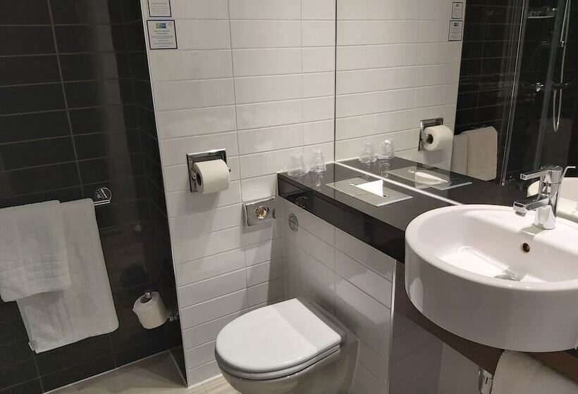 هتل Holiday Inn Express Windsor, An Ihg