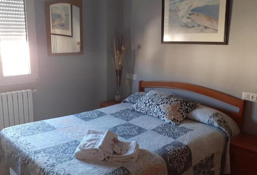 هتل Hostal Monteclaro
