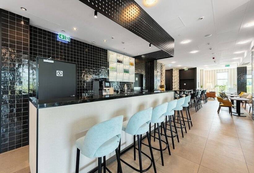 هتل Ibis Styles Warszawa Airport