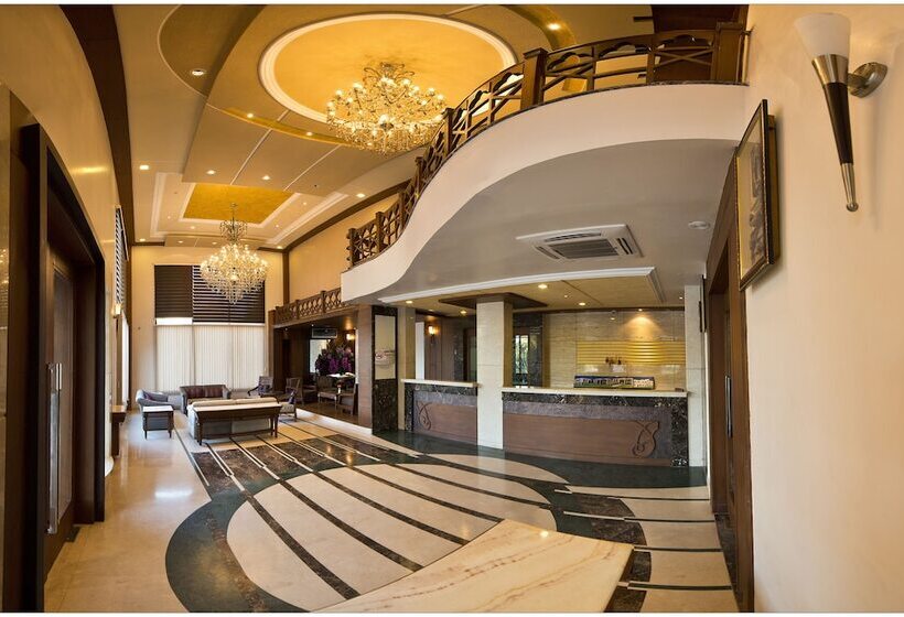هتل Lariya Resort