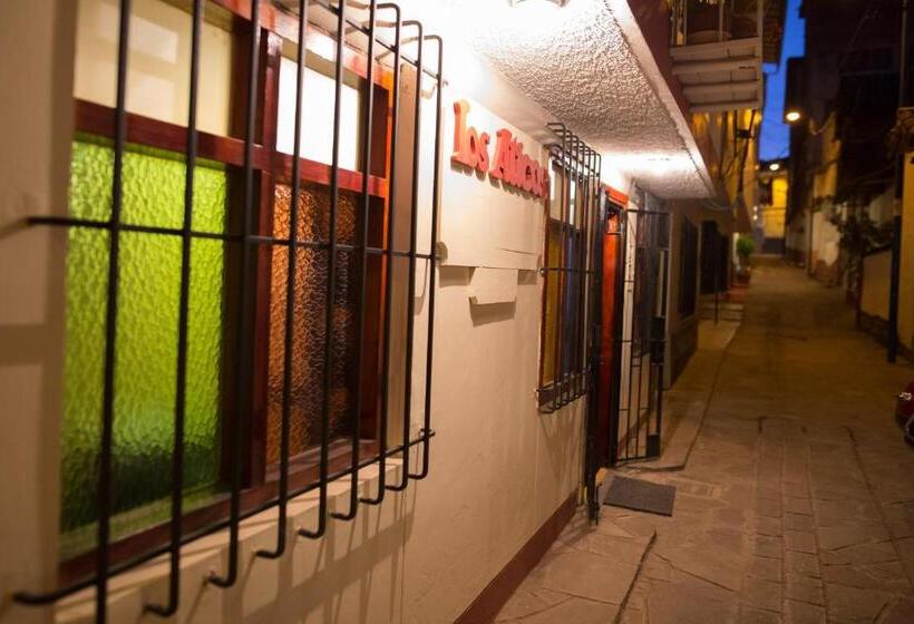 هتل Los Aticos B&b With Coworking