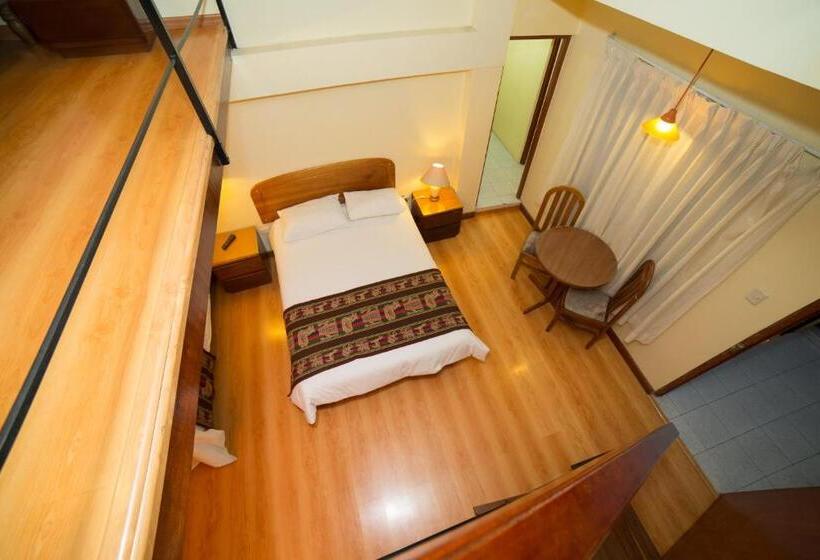 هتل Los Aticos B&b With Coworking