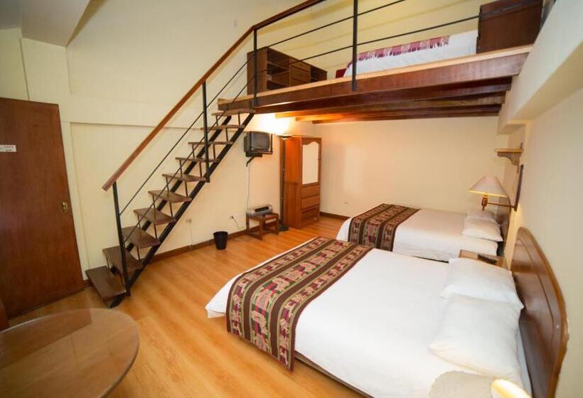 هتل Los Aticos B&b With Coworking