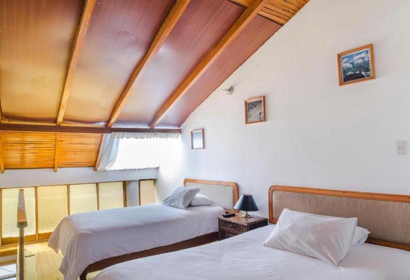 هتل Los Aticos B&b With Coworking