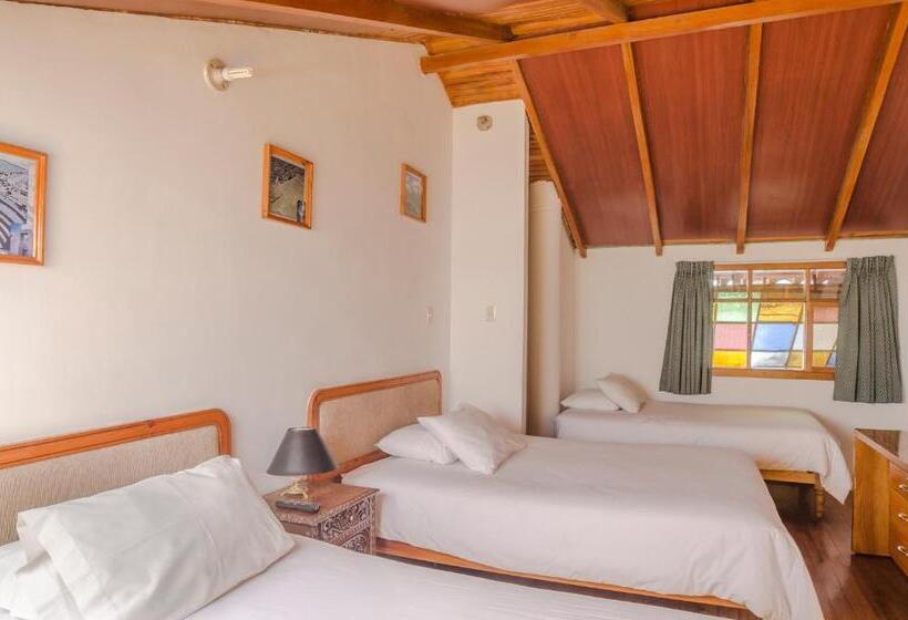 هتل Los Aticos B&b With Coworking