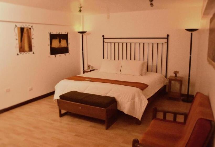 هتل Los Aticos B&b With Coworking