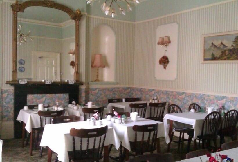 هتل Lynton House