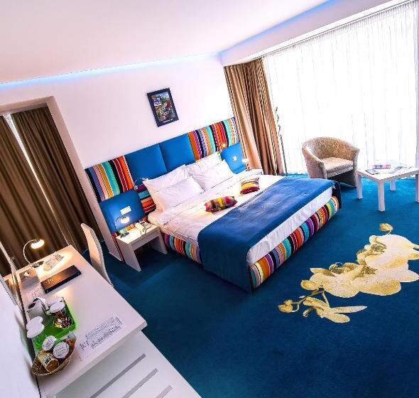 هتل Marshal Garden