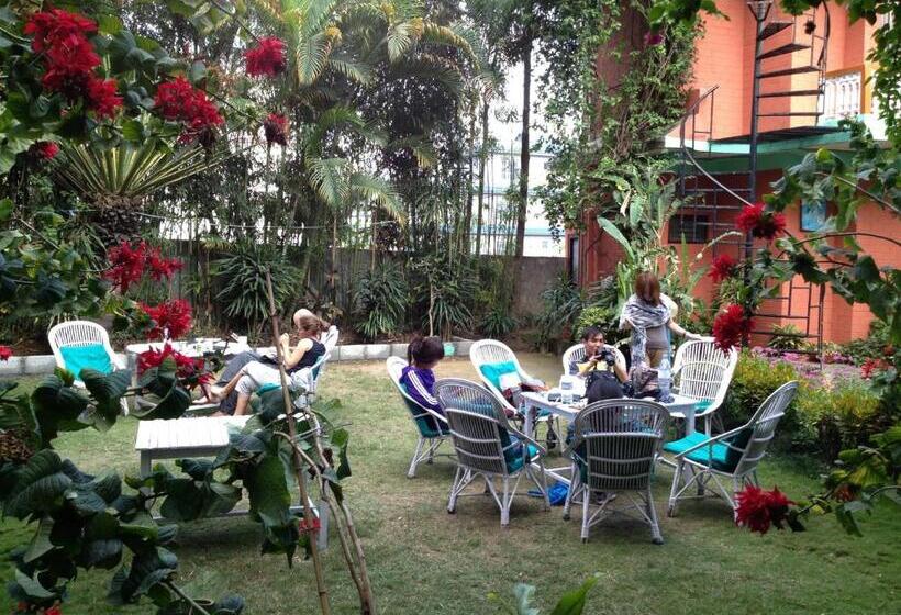 هتل New Pokhara Lodge   Pokhara Lakeside