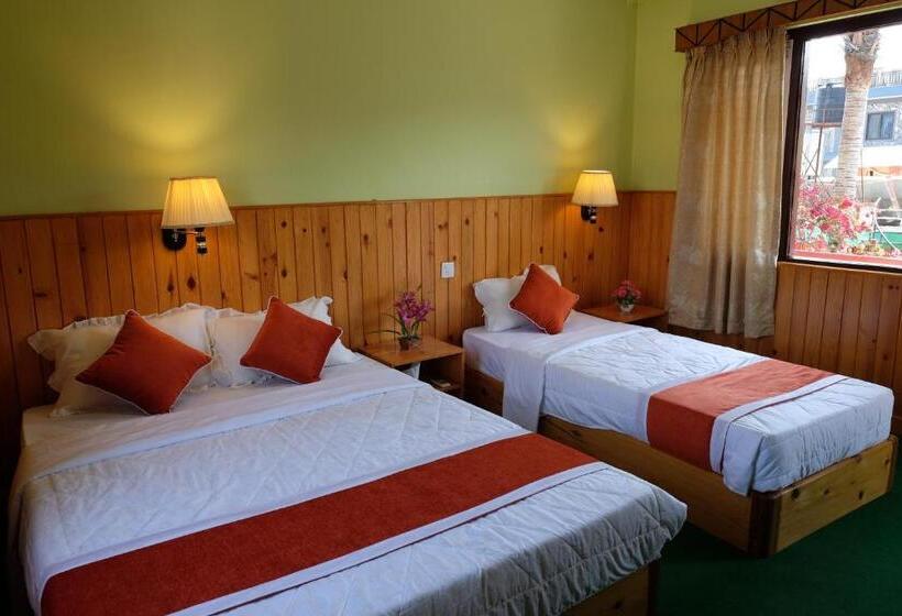 هتل New Pokhara Lodge   Pokhara Lakeside