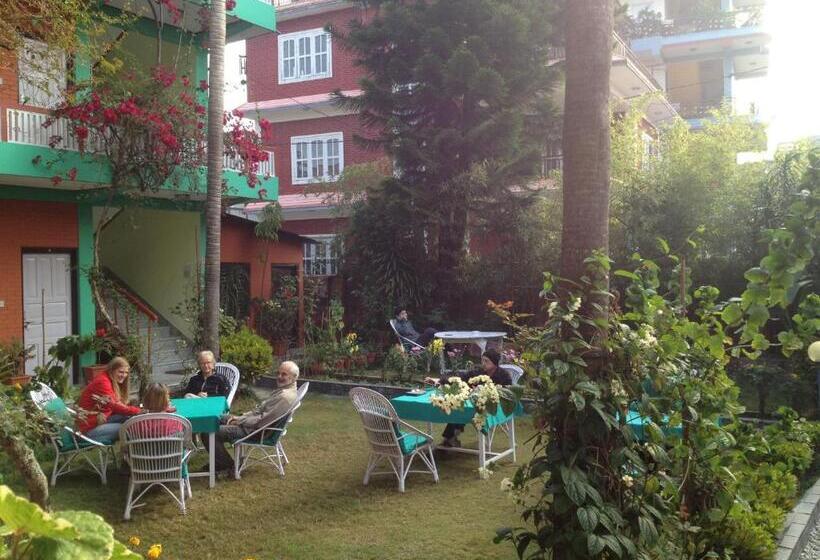 هتل New Pokhara Lodge   Pokhara Lakeside