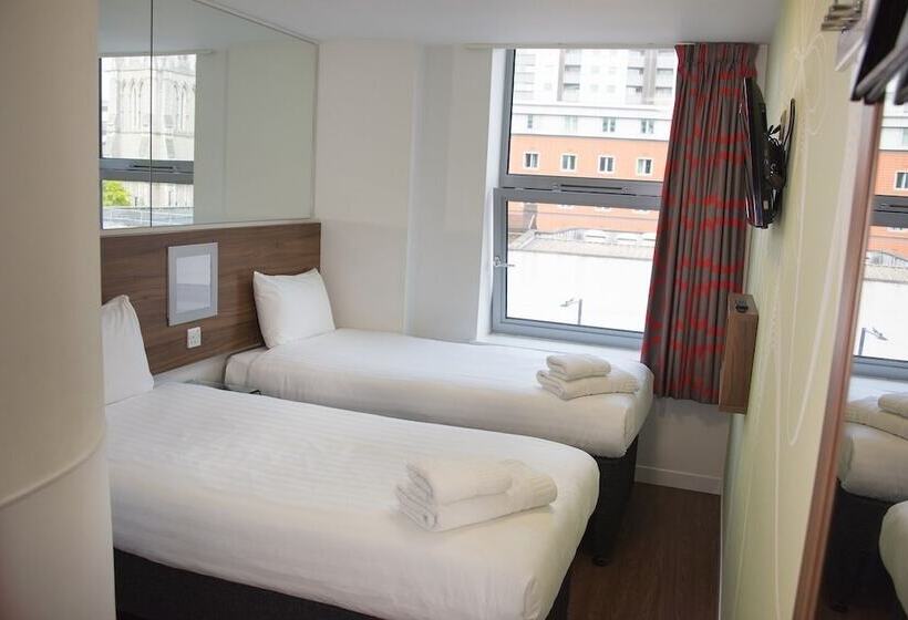 Fotos del hotel Point A  London Westminster:  2