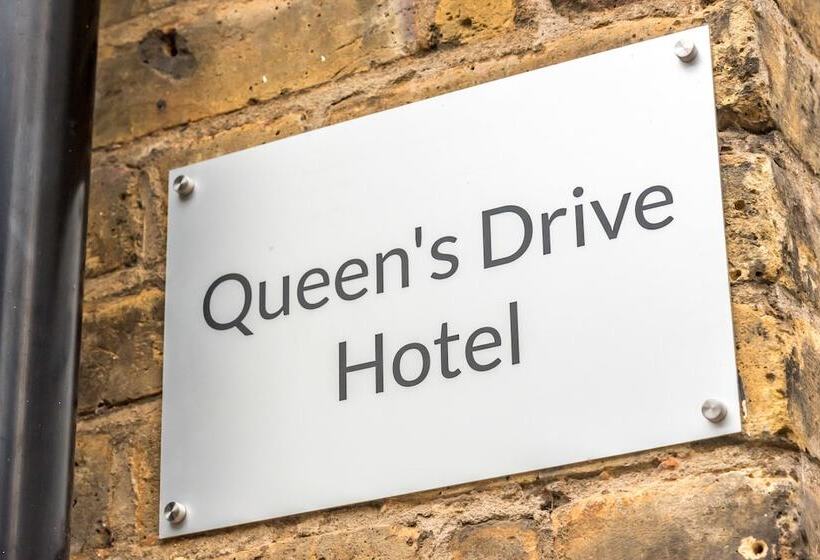 Hotel Queens Drive