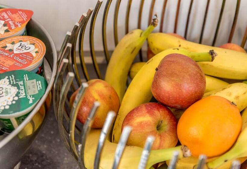 Fotos del hotel Queens Drive Hotel At Finsbury Park:  18