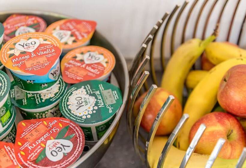 Fotos del hotel Queens Drive Hotel At Finsbury Park:  28