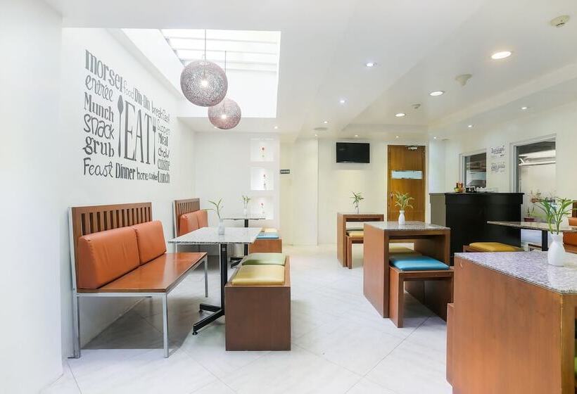 בית מלון כפרי Royale Parc Inn & Suites