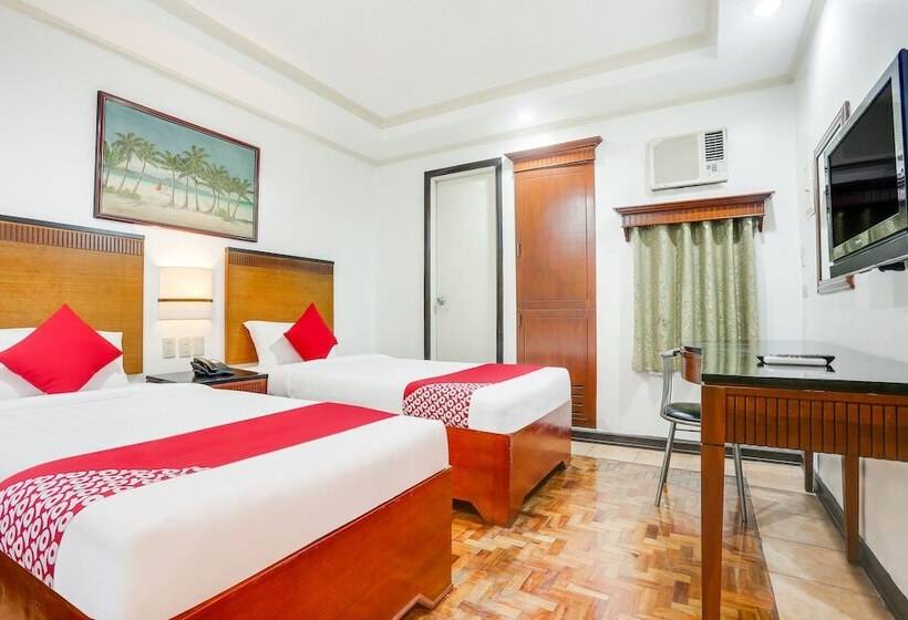 בית מלון כפרי Royale Parc Inn & Suites