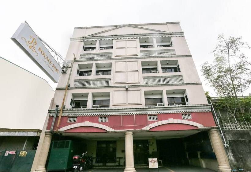 בית מלון כפרי Royale Parc Inn & Suites