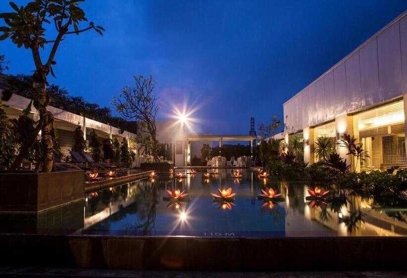 هتل Santika Bogor