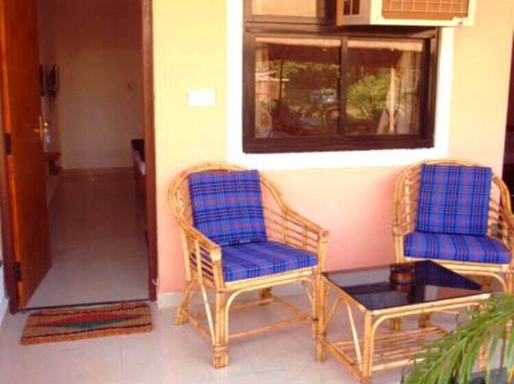 בית מלון כפרי Sunbeach Residency