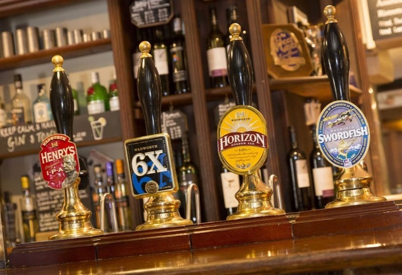 Отель The Cherry Tree Inn