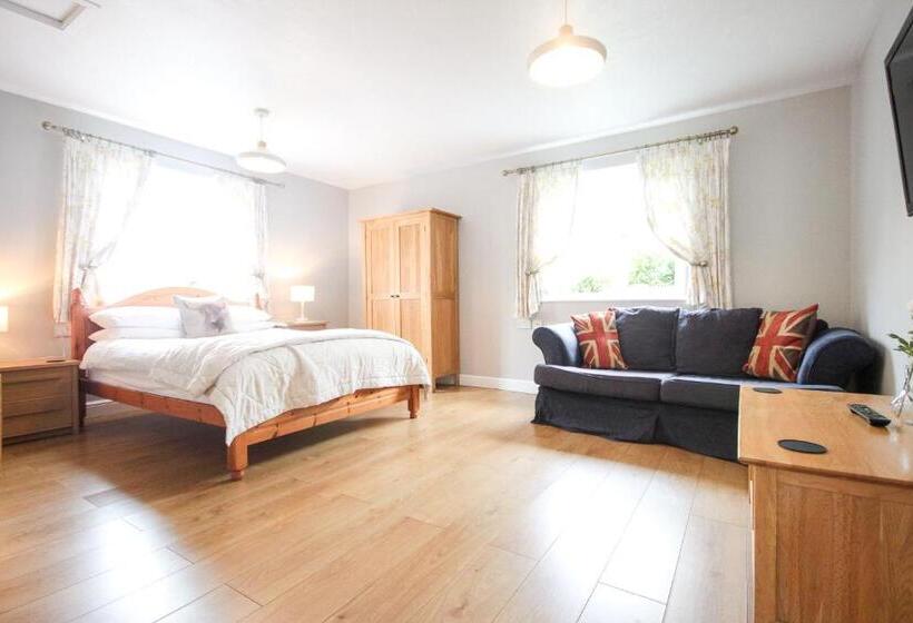 Отель The Five Dials Inn