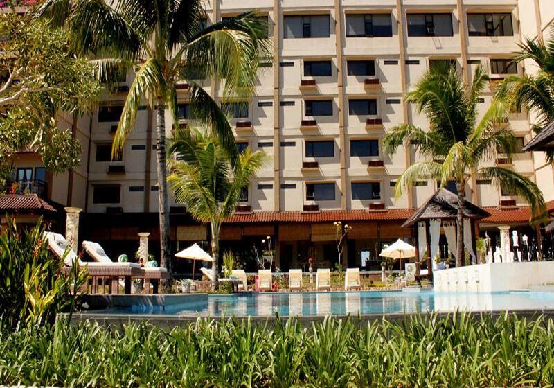 Fotos del hotel The Jayakarta Suites Komodo Flores:  32