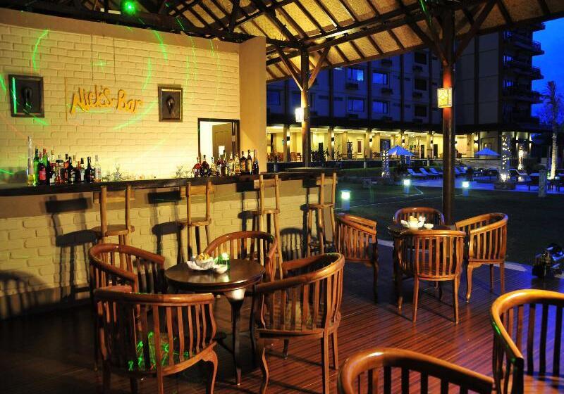 Fotos del hotel The Jayakarta Suites Komodo Flores:  25
