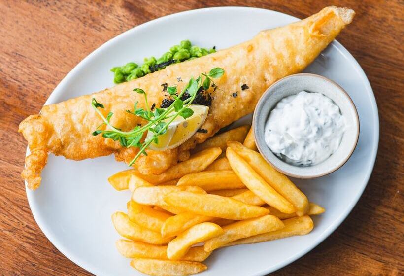 هتل The Pheasant Bar & Restaurant
