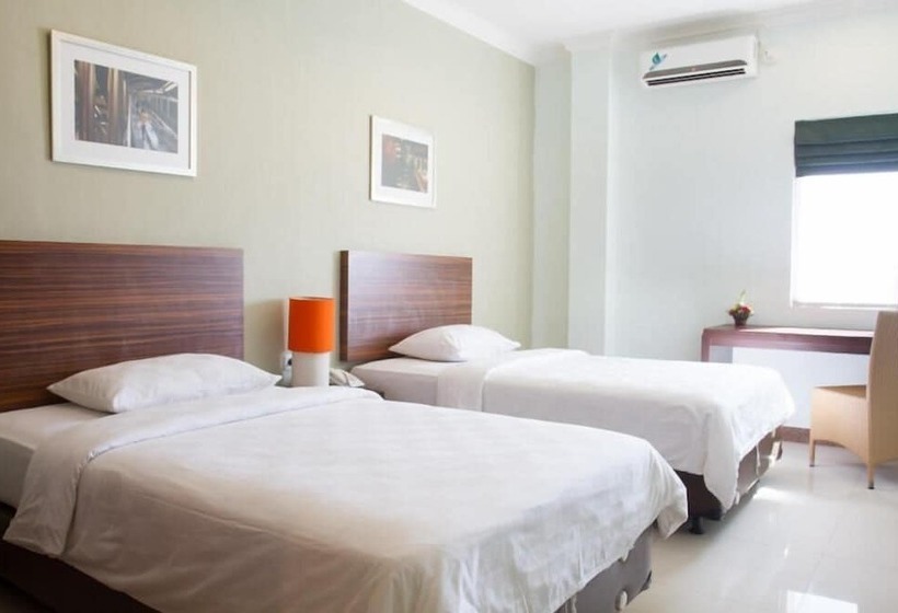 ホテル The Studio Inn Nusa Dua