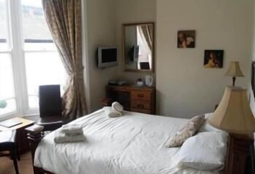 בית מלון כפרי The Wilton Weymouth