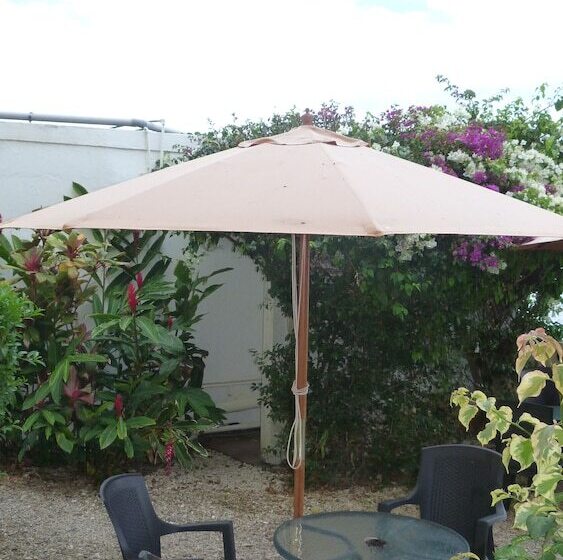 Le Cactus Guest House