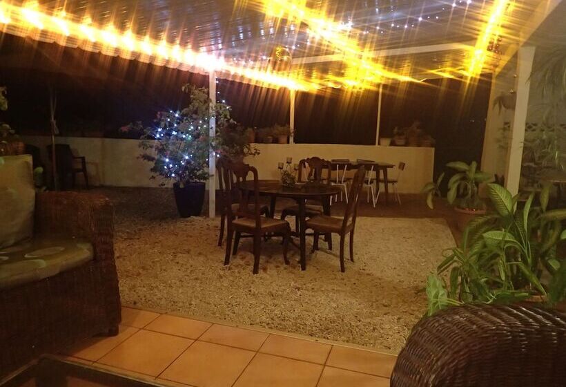 Le Cactus Guest House