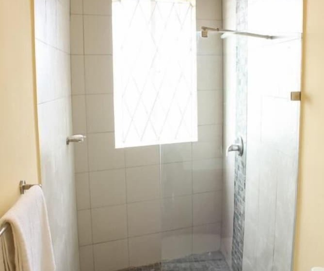 Le Cactus Guest House