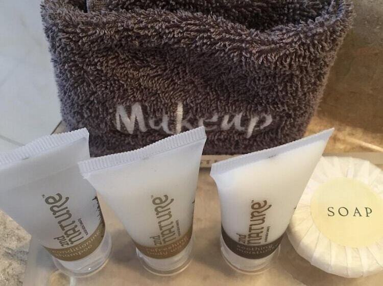 مُتل Emerald Spa Motor Inn
